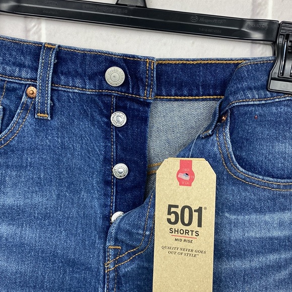 LEVI’S 501 Button Fly Mid Rise Vintage Look Raw Hem Distressed Short - Picture 4 of 8